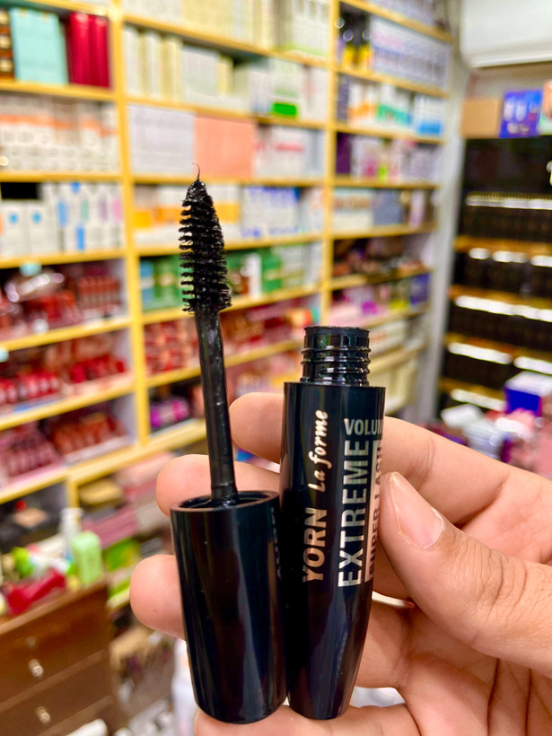 ریمل حجم دهنده یورن مدل Extreme Super Lash
